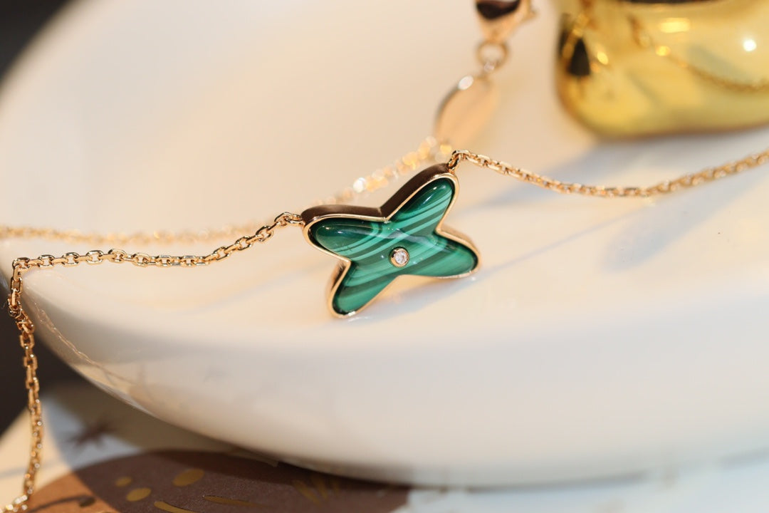 Lume Jewelry『JEUX MALACHITE 1 DIAMOND PINK GOLD NECKLACE』