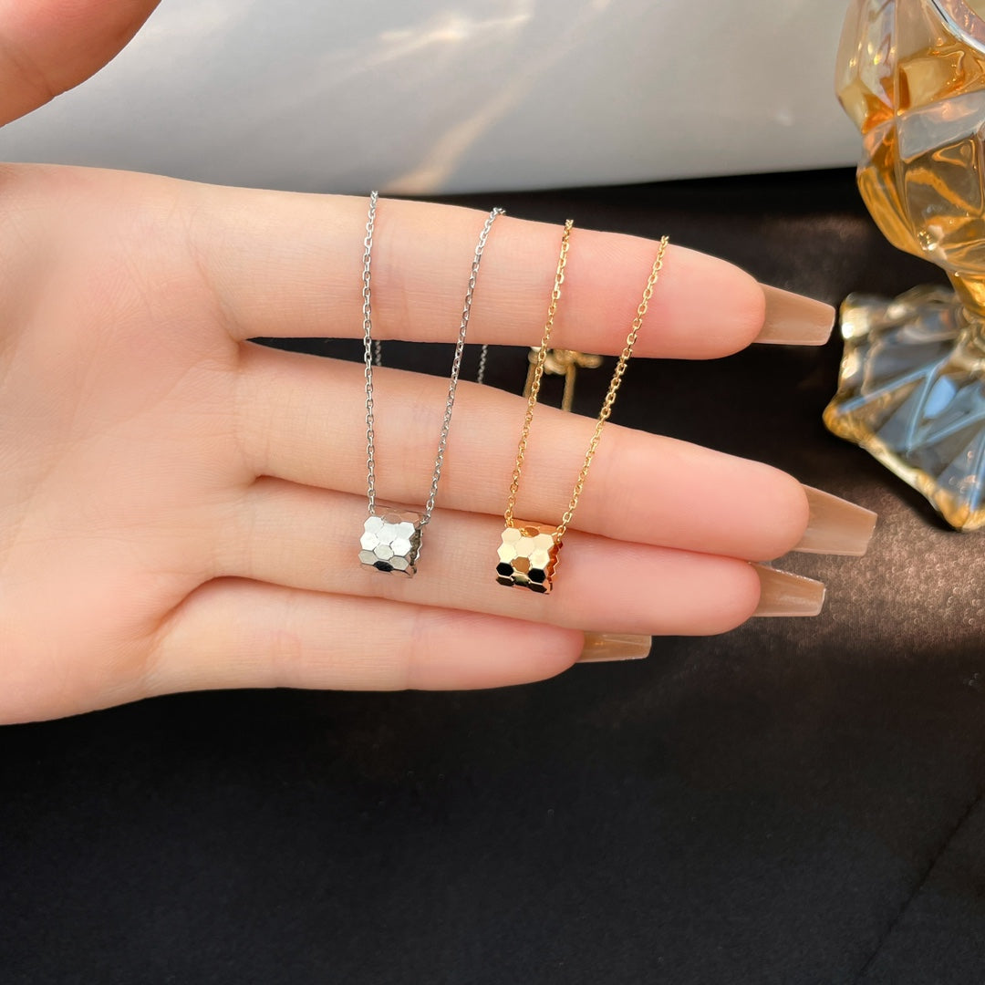Lume Jewelry「BEE MINI NECKLACE」