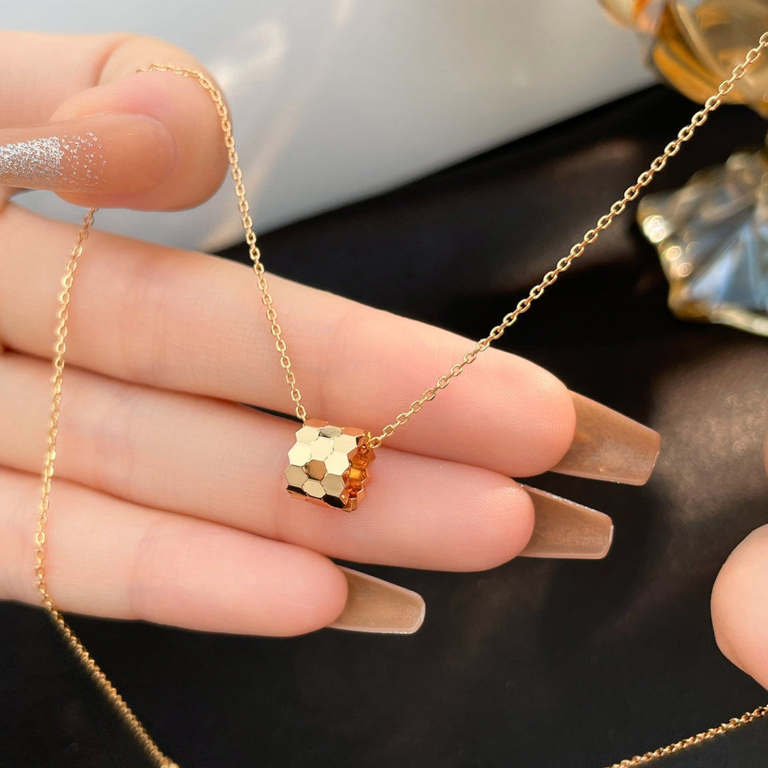 Lume Jewelry「BEE MINI NECKLACE」