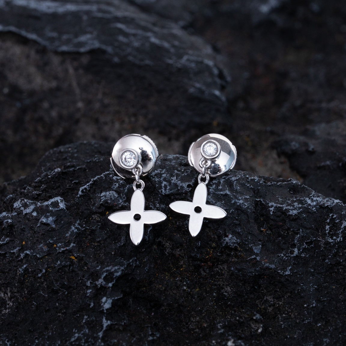 Lume Jewelry VIDYLLE SILVER DIAMOND MINI DROP EARRINGS