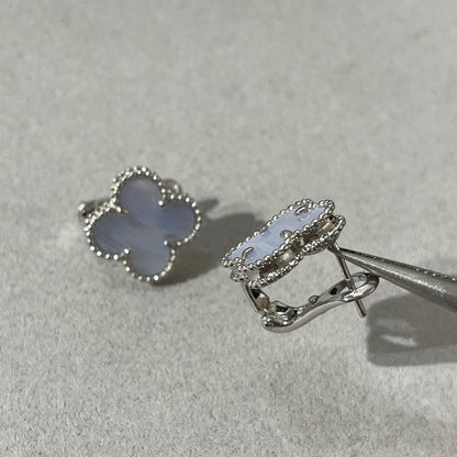 Lume Jewelry クローバーカルセドニーシルバースタッドピアス