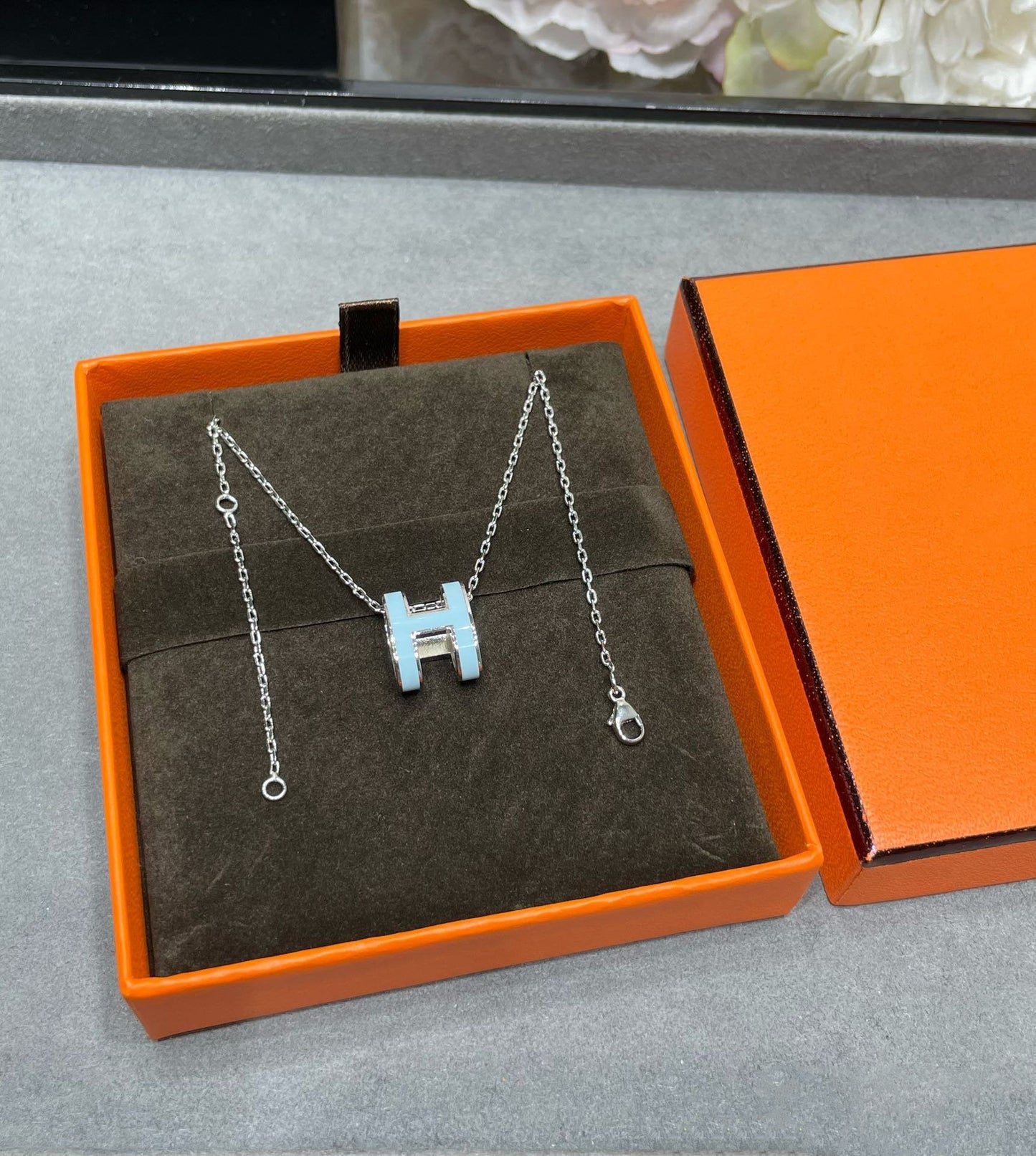 Lume Jewelry「POP H SKY BLUE ネックレス」