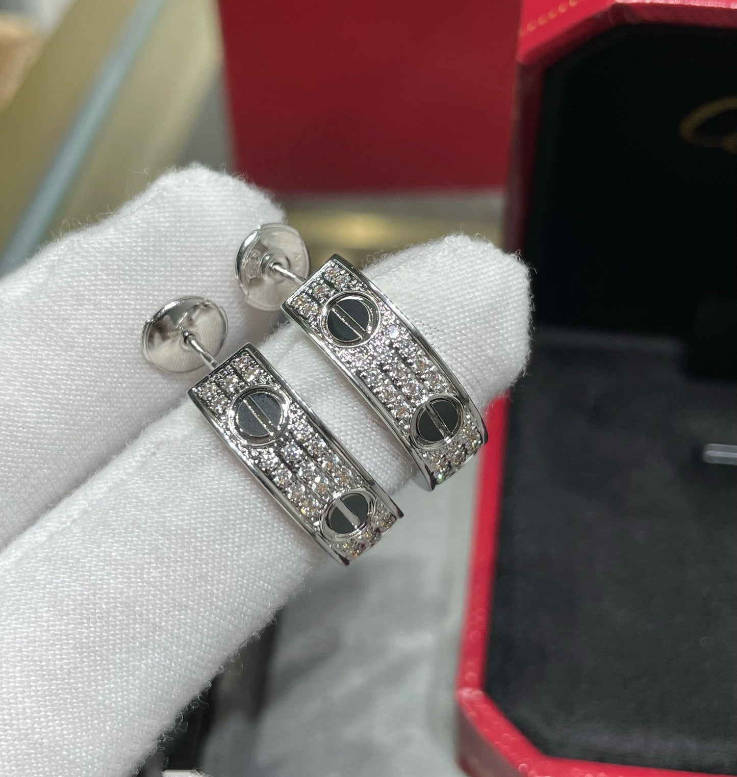 「Lume Jewelry」LOVEセラミック・ダイヤモンドパヴェシルバーピアス