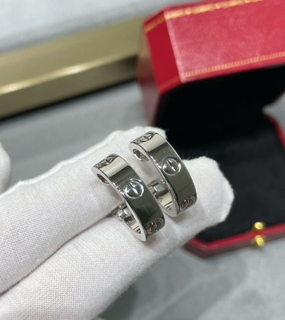 Lume Jewelry LOVE 5.5MM ピアス