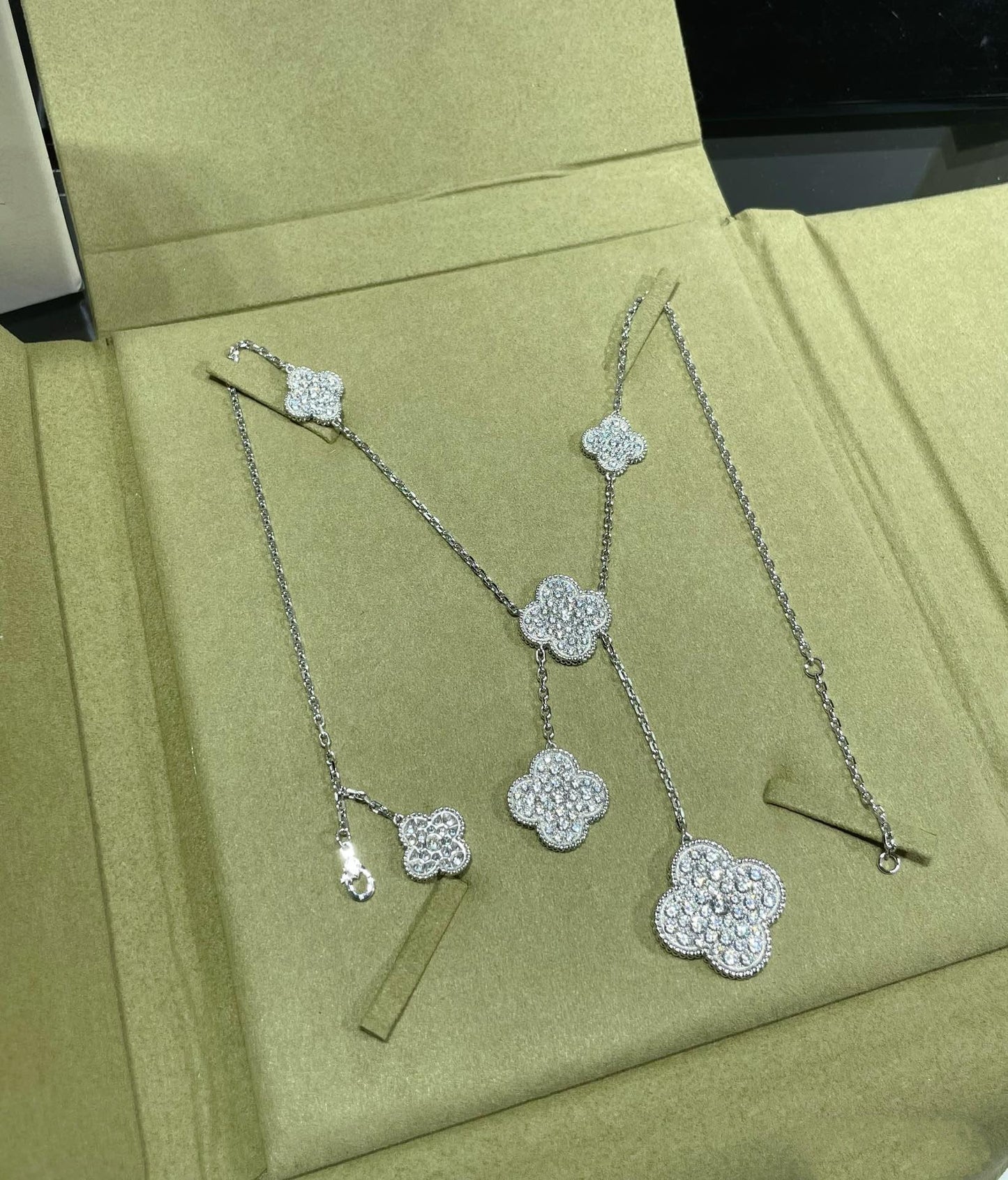 Lume Jewelry クローバー 6モチーフ ダイヤモンド パヴェ ネックレス