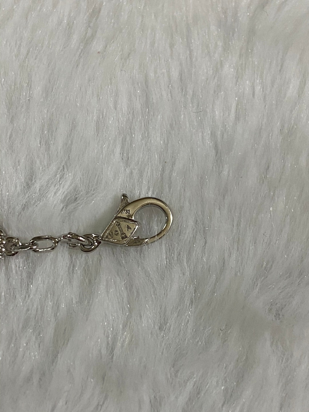 Lume Jewelry「クローバー 1モチーフ ピータサイト ブレスレット」