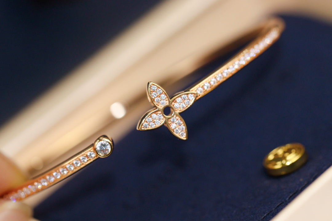 Lume Jewelry「IDYLLE PINK GOLD OPEN BRACELET DIAMOND PAVED」