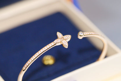 Lume Jewelry「IDYLLE PINK GOLD OPEN BRACELET DIAMOND PAVED」