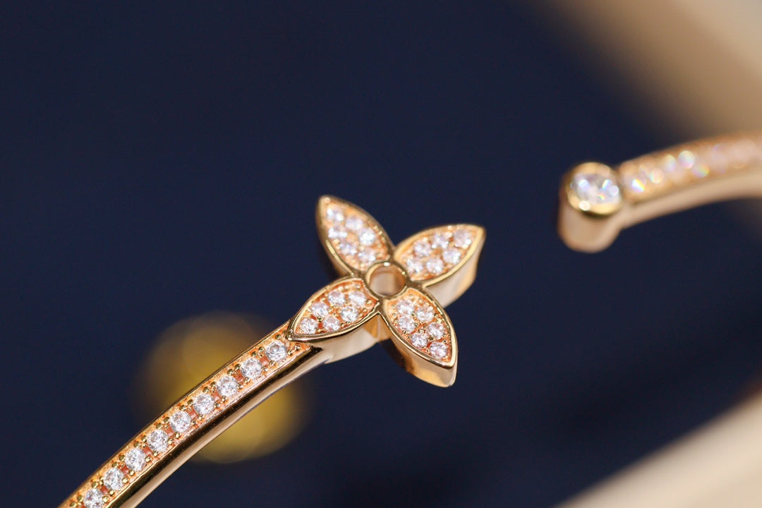 Lume Jewelry「IDYLLE PINK GOLD OPEN BRACELET DIAMOND PAVED」