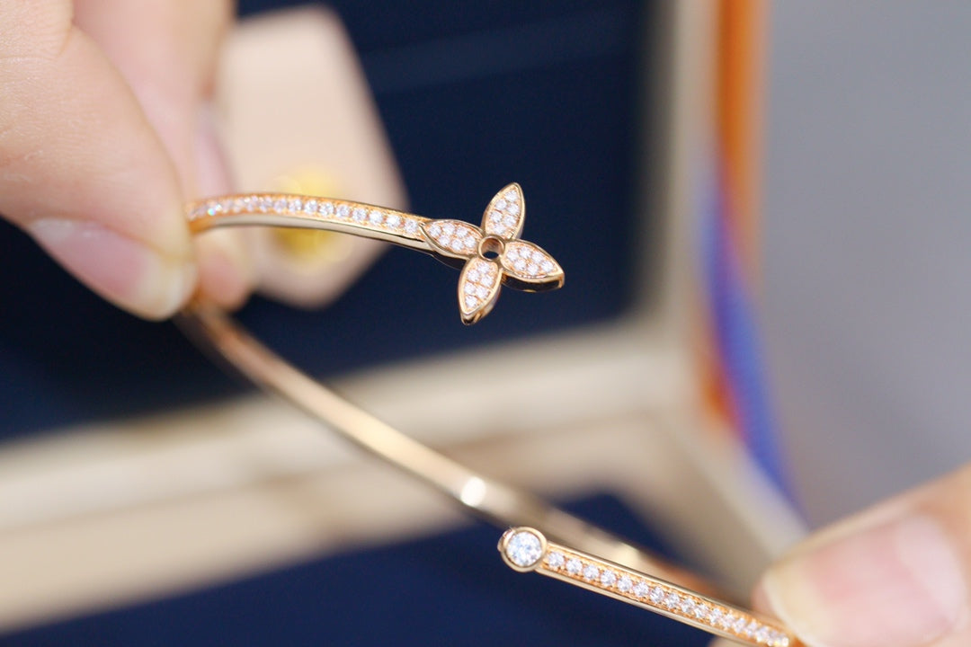 Lume Jewelry「IDYLLE PINK GOLD OPEN BRACELET DIAMOND PAVED」