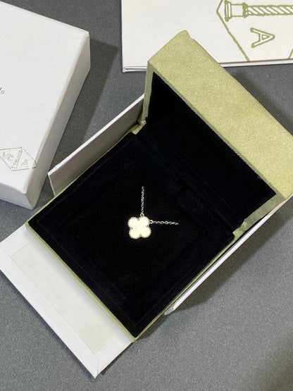 Lume Jewelry クローバー ミディアム シルバーホワイトMOPネックレス