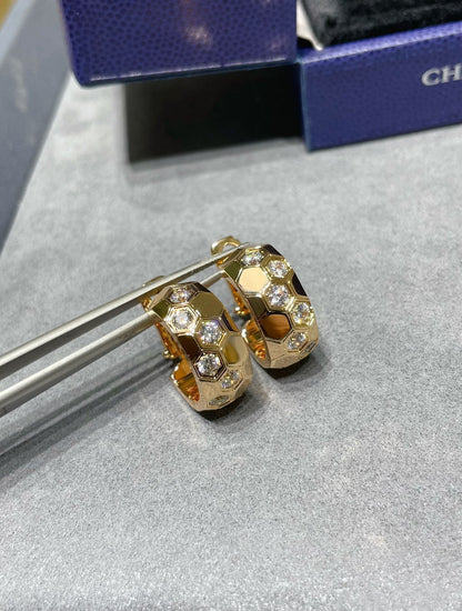 Lume Jewelry「BEE LOVE ダイヤモンドフープイヤリング」