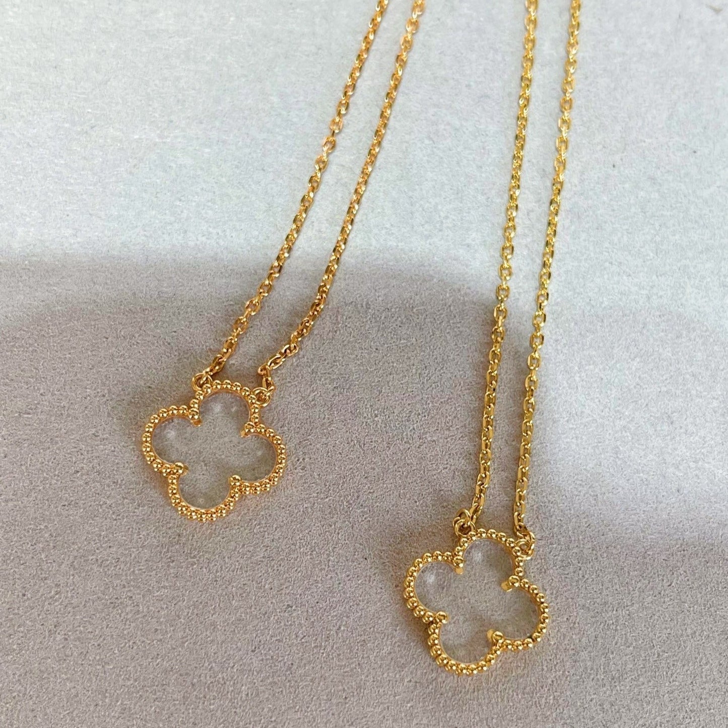 Lume Jewelry「クローバー ロック クリスタル ローズゴールド ネックレス」