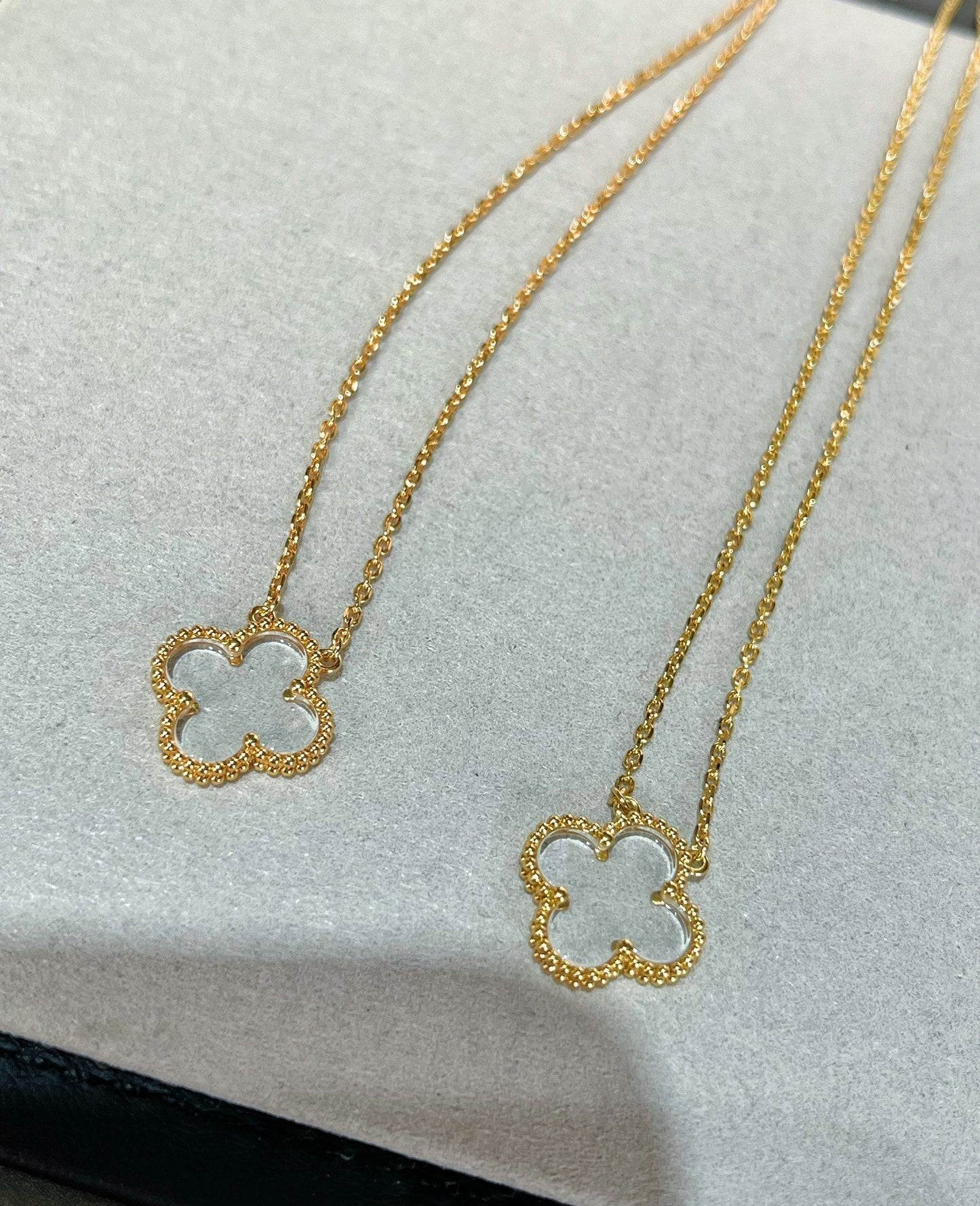 Lume Jewelry「クローバー ロック クリスタル ローズゴールド ネックレス」
