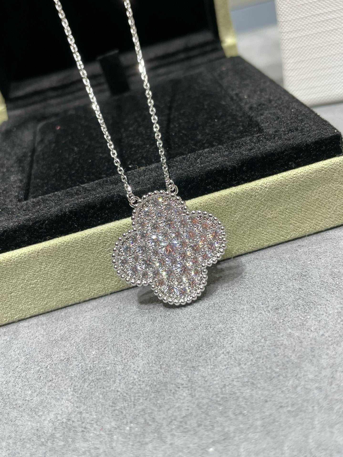 「Lume Jewelry」クローバー 25mm ラージペンダント ダイヤモンドパヴェ シルバーネックレス