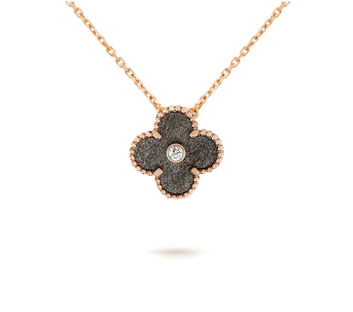 「Lume Jewelry」クリスマス限定ネックレスコレクション