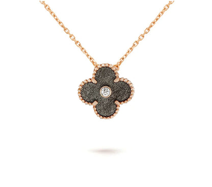 「Lume Jewelry」クリスマス限定ネックレスコレクション