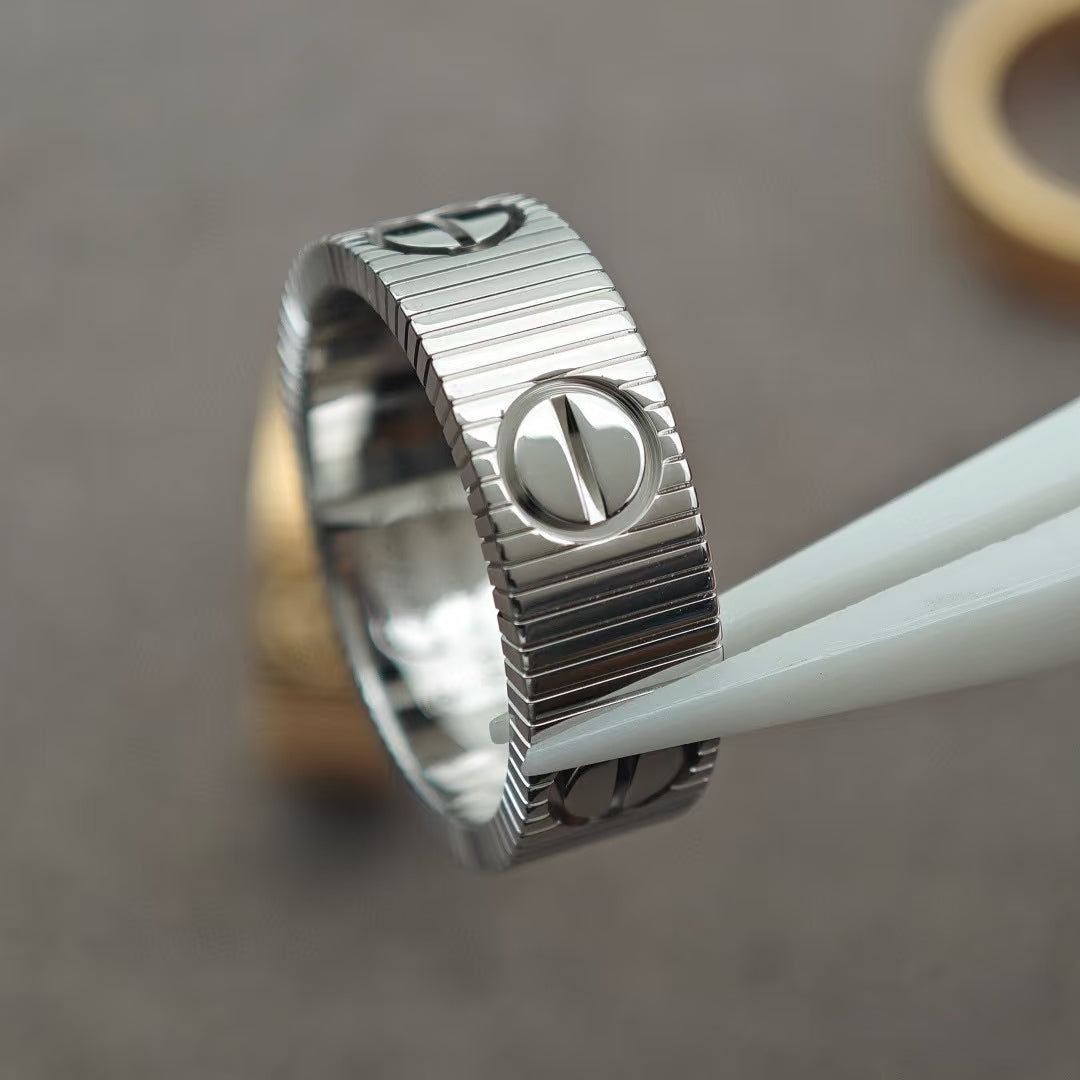 『Lume Jewelry』新作 LOVE 6.5 MM リング