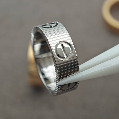 『Lume Jewelry』新作 LOVE 6.5 MM リング