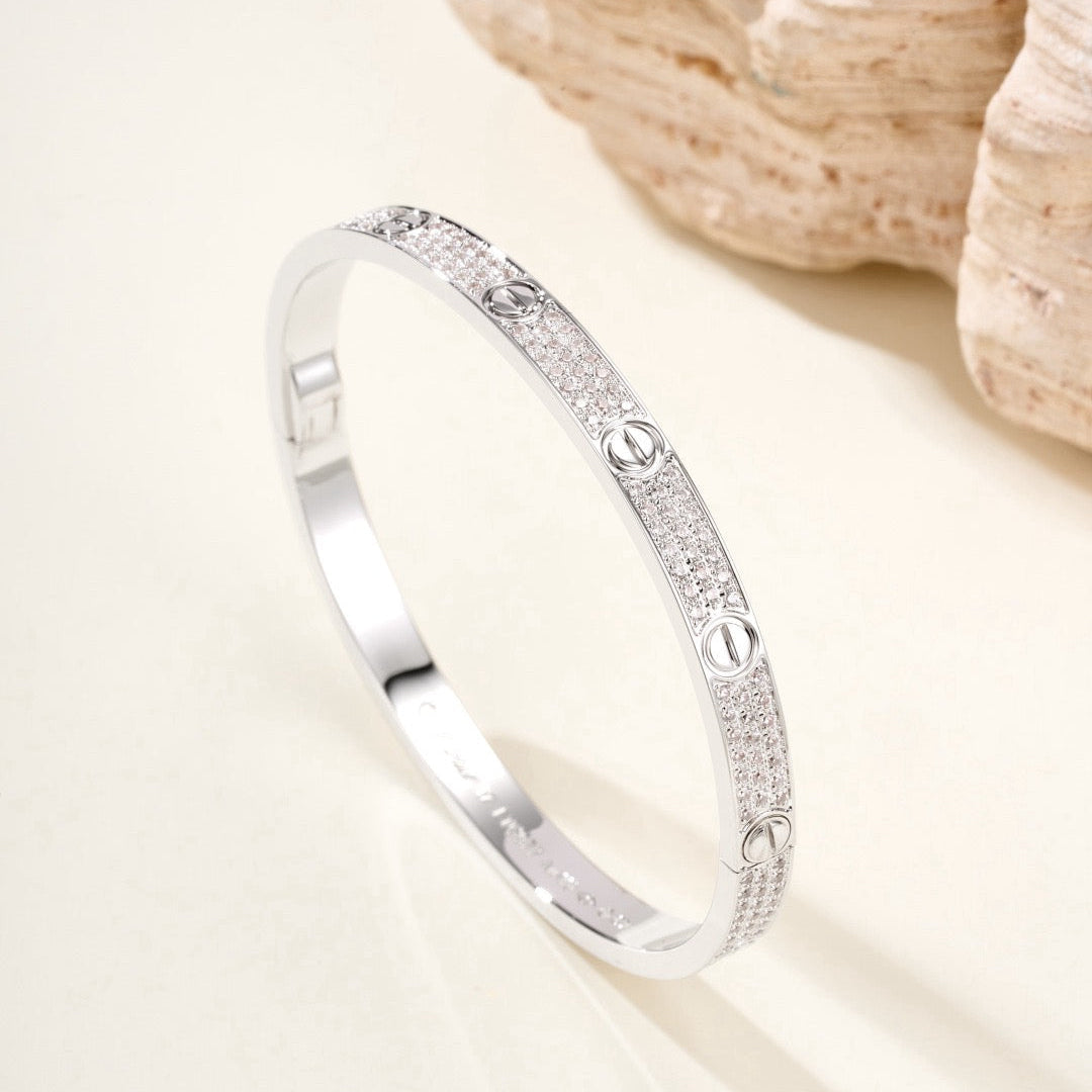 Lume Jewelry「LOVE BRACELET 4.8MM ダイヤモンドパヴェ」