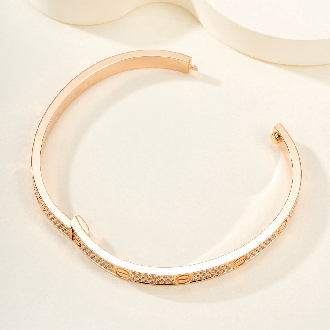 Lume Jewelry「LOVE BRACELET 4.8MM ダイヤモンドパヴェ」