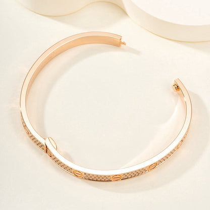 Lume Jewelry「LOVE BRACELET 4.8MM ダイヤモンドパヴェ」