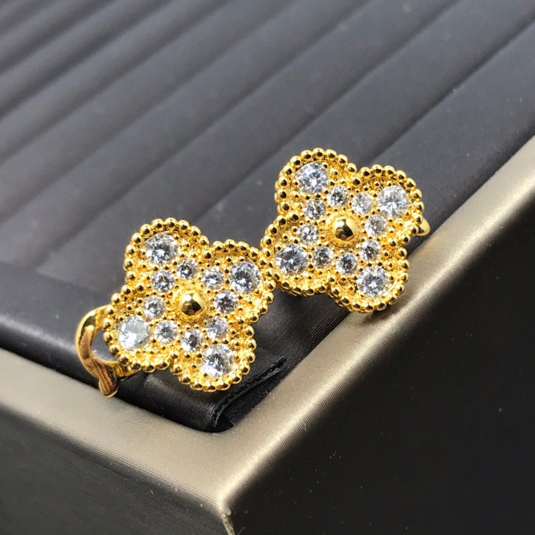「Lume Jewelry」クローバー1モチーフダイヤモンドスタッドピアス シルバー