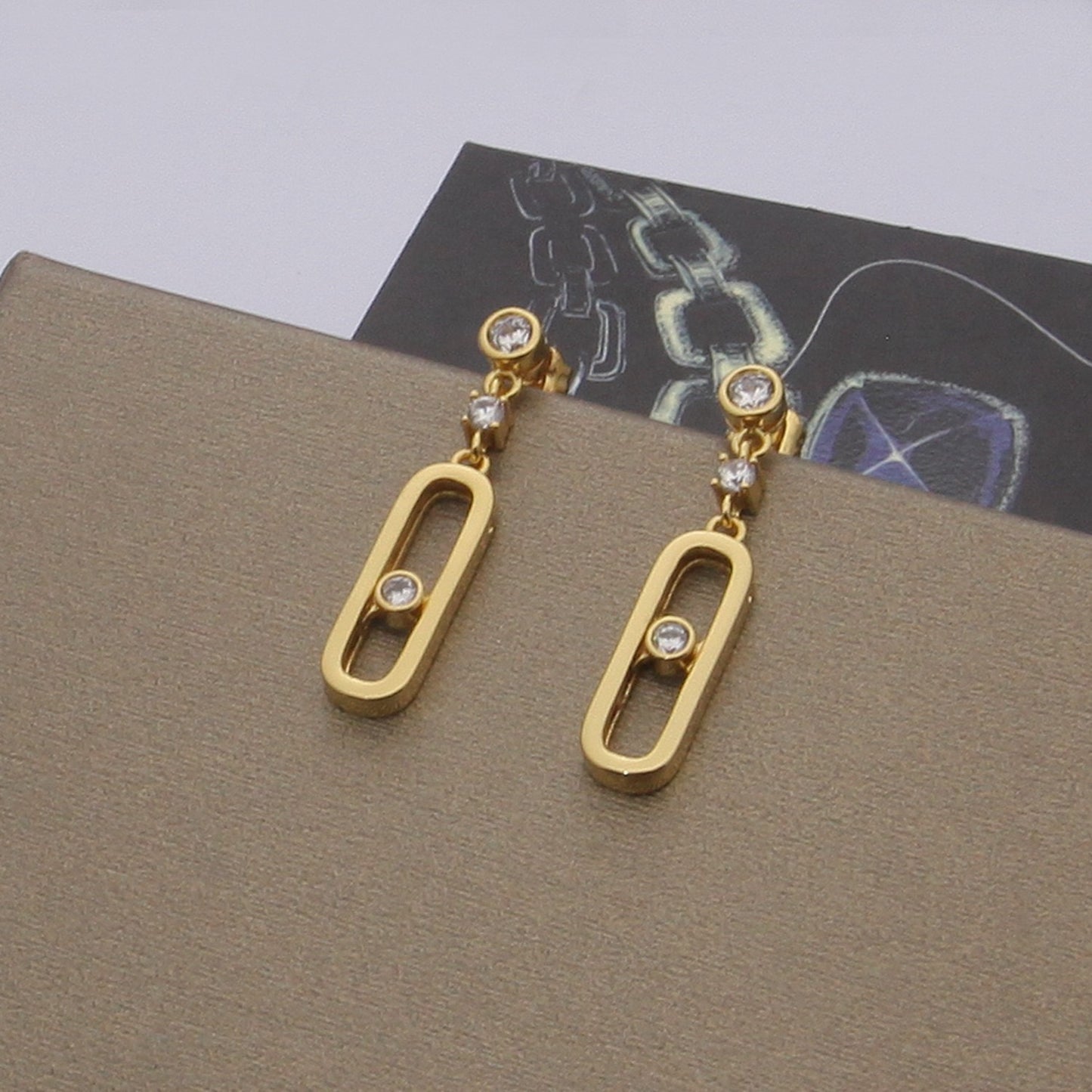 [Lume Jewelry] Move Uno Drop Earrings, Movable Stone