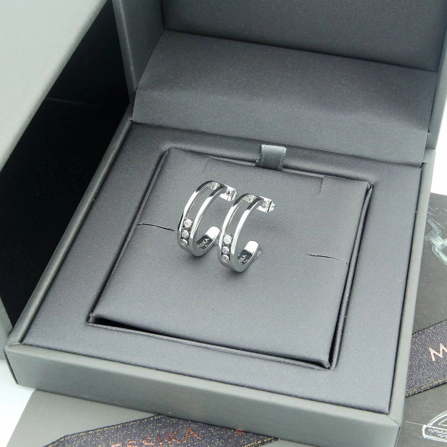 [Lume Jewelry] Move Double Hoop Earrings, 3 Movable Stones