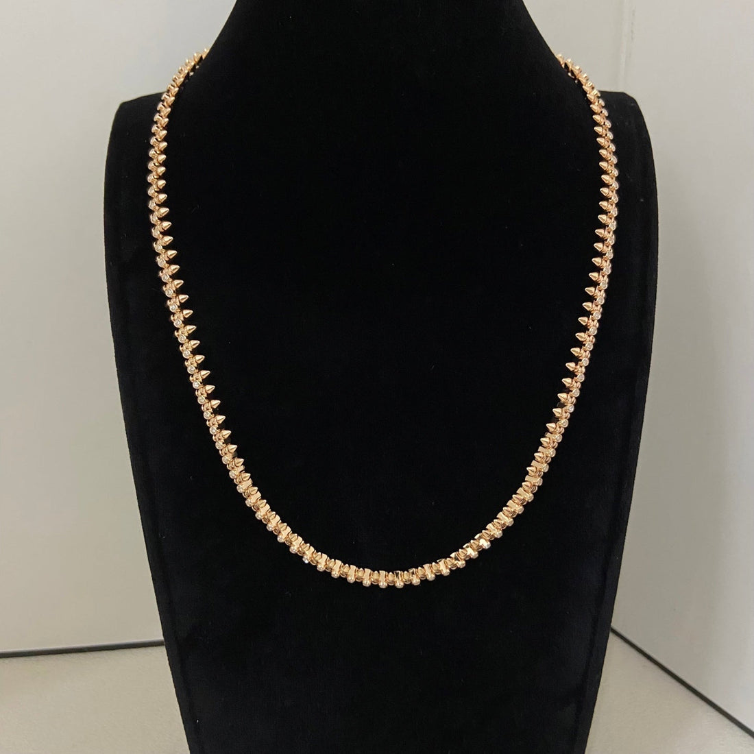 Lume Jewelry「アミュレット ローズゴールド ピンクマザーオブパール ネックレス」