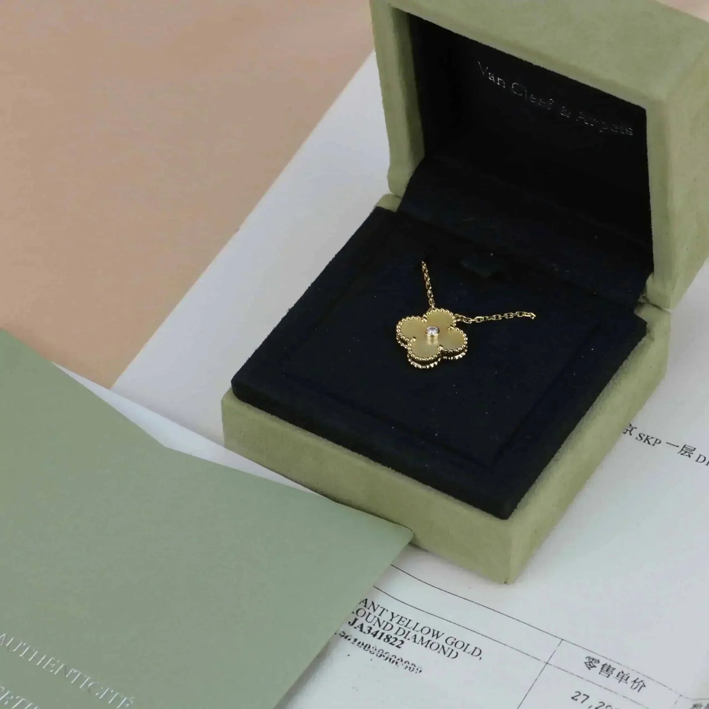 Lume Jewelry クローバー 15MM ダイヤモンド ゴールド マザーオブパール ネックレス
