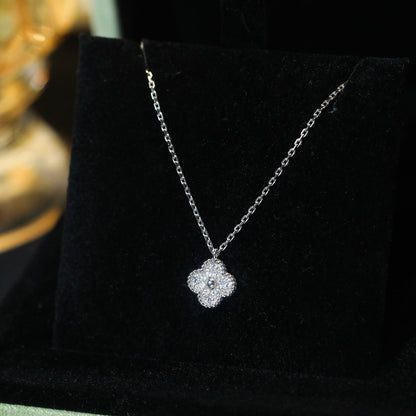 Lume Jewelry CLOVER MINI 9.5MM PENDANT DIAMOND NECKLACE
