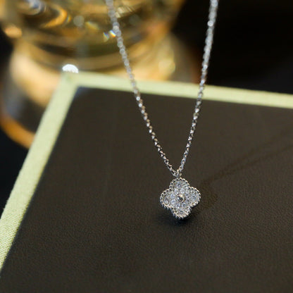 Lume Jewelry CLOVER MINI 9.5MM PENDANT DIAMOND NECKLACE