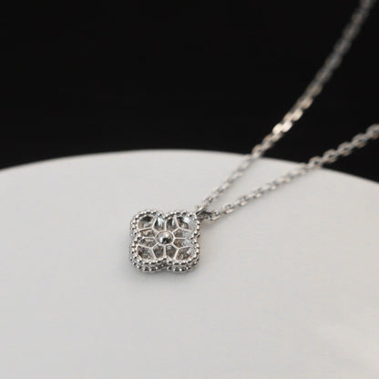 Lume Jewelry CLOVER MINI 9.5MM PENDANT DIAMOND NECKLACE