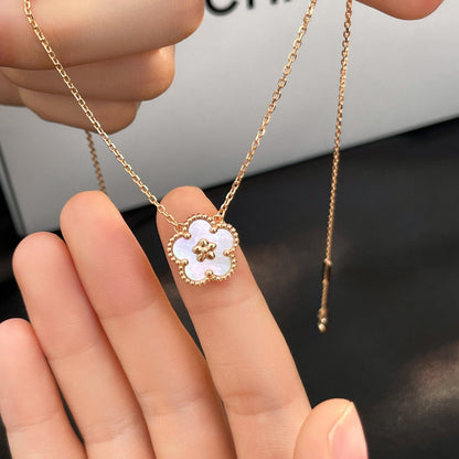 Lume Jewelry「LUCKY」ホワイトMOP梅の花ネックレス