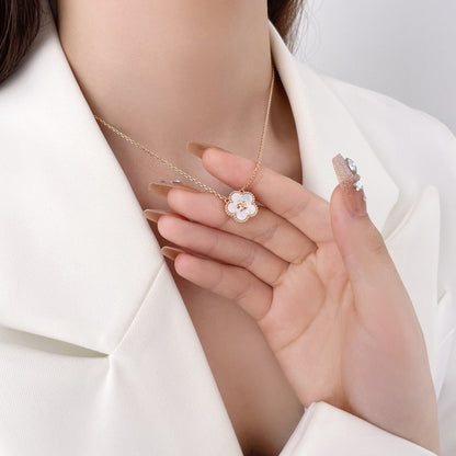 Lume Jewelry「LUCKY」ホワイトMOP梅の花ネックレス