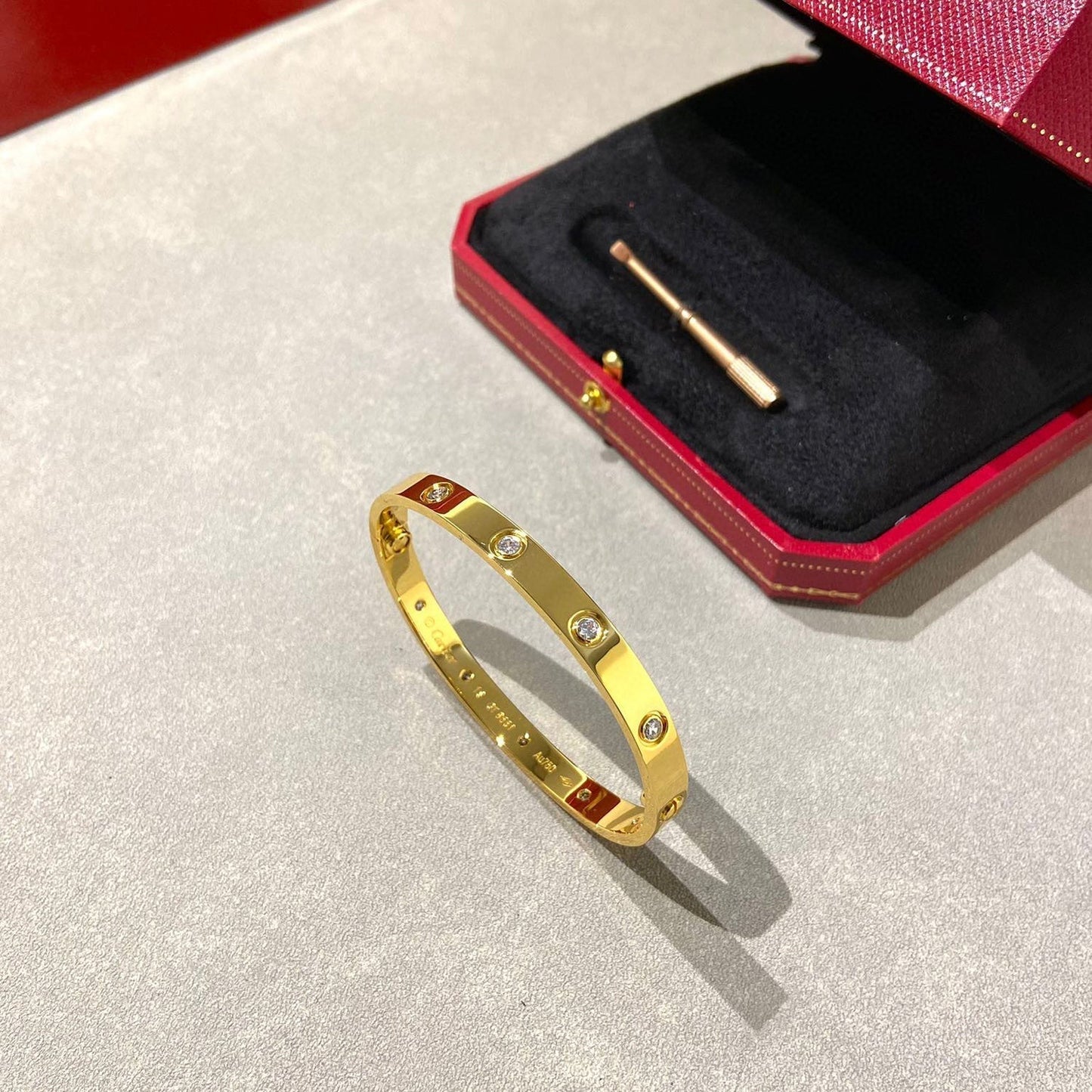 Lume Jewelry『LOVE BRACELET 6.1MM 10 DIAMONDS』