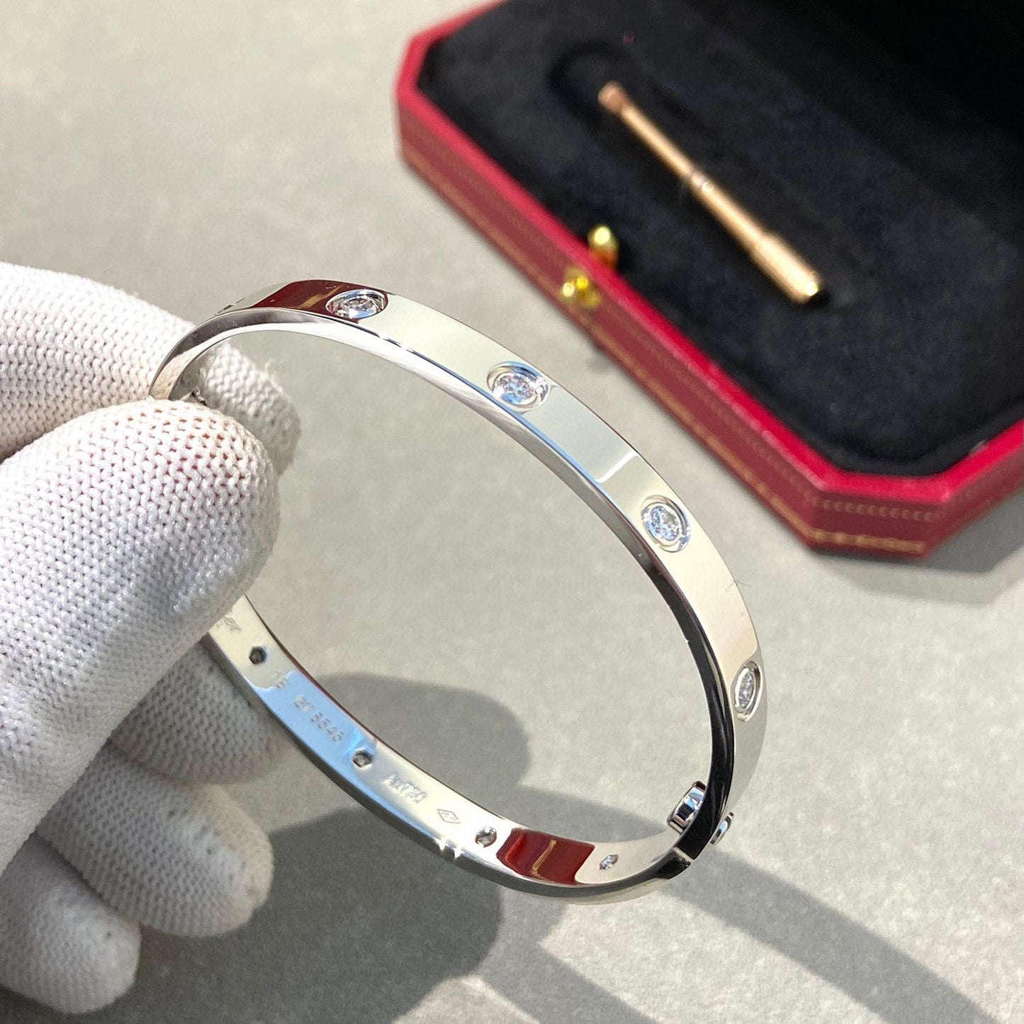 Lume Jewelry『LOVE BRACELET 6.1MM 10 DIAMONDS』