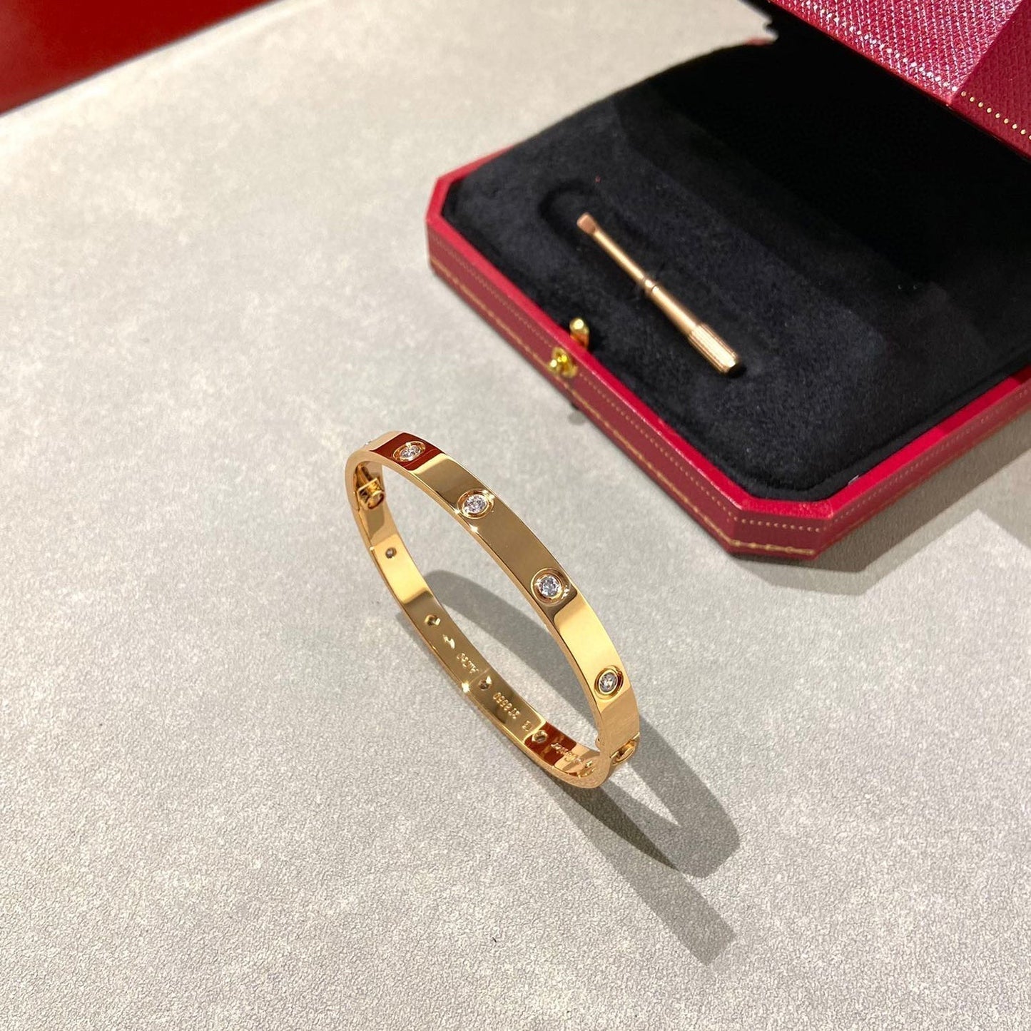Lume Jewelry『LOVE BRACELET 6.1MM 10 DIAMONDS』