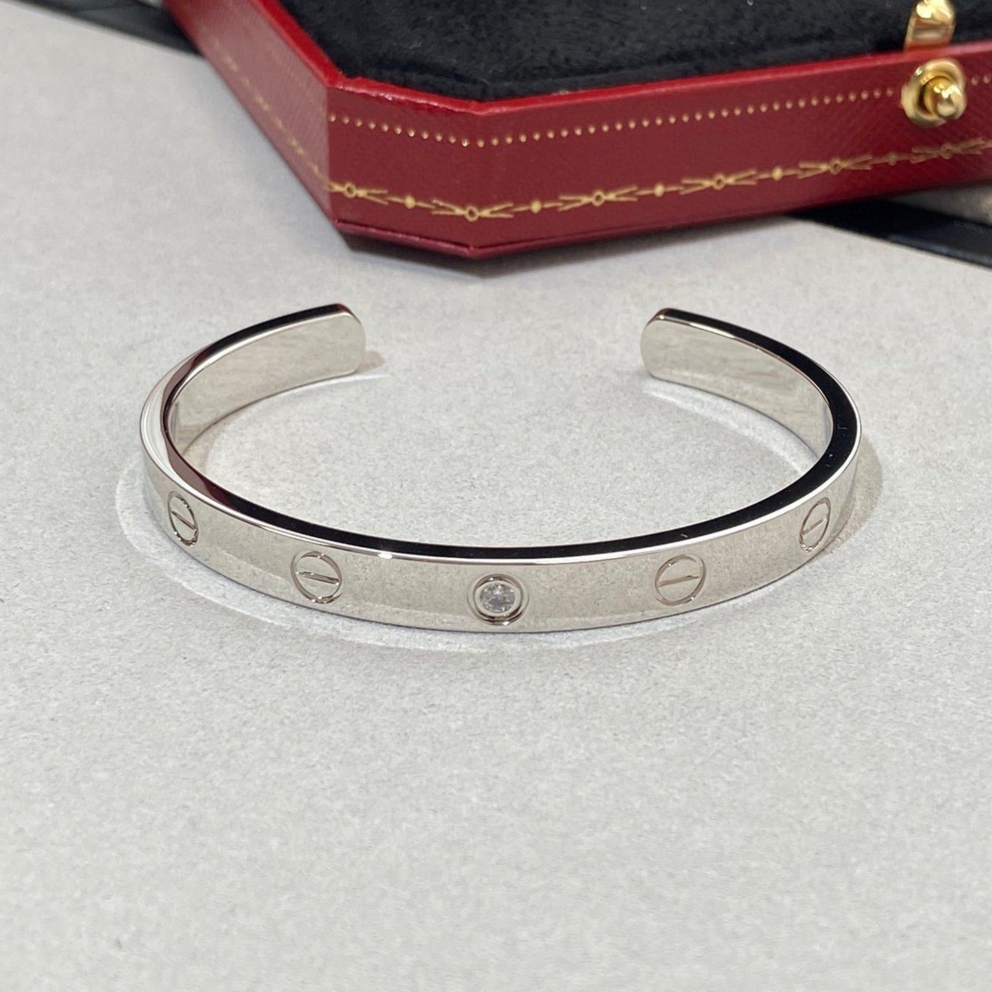 Lume Jewelry 「LOVE BRACELET」6.1MM 1ダイヤモンド オープンカフ