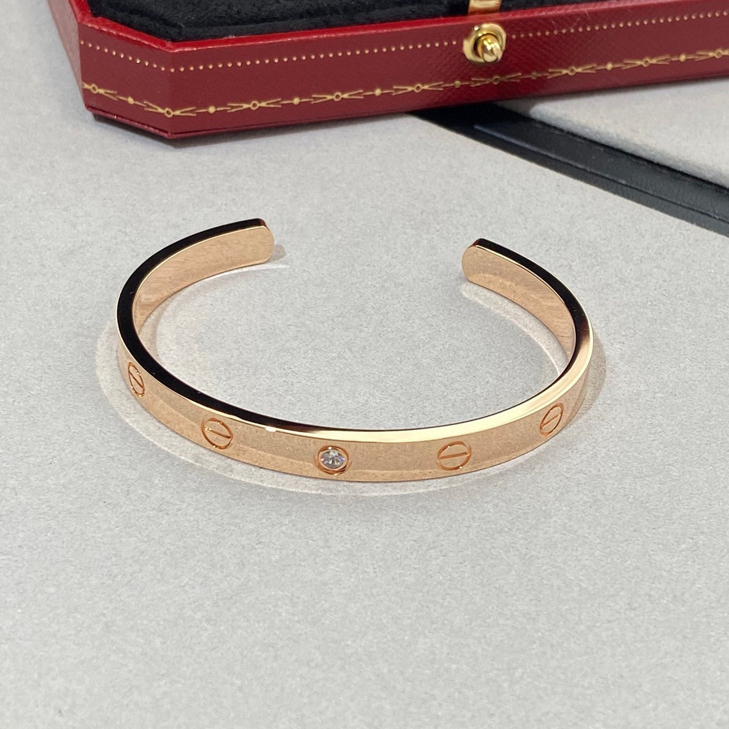Lume Jewelry 「LOVE BRACELET」6.1MM 1ダイヤモンド オープンカフ