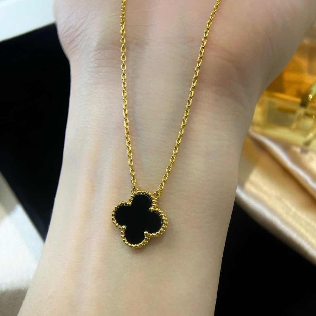 Lume Jewelry クローバー 15MM オニキス シングル フラワー ネックレス