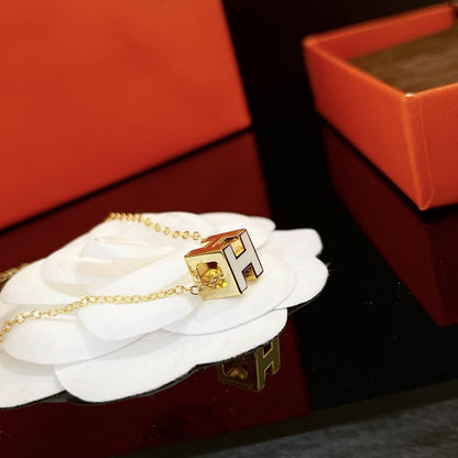 Lume Jewelry ホワイトスクエア ゴールドネックレス