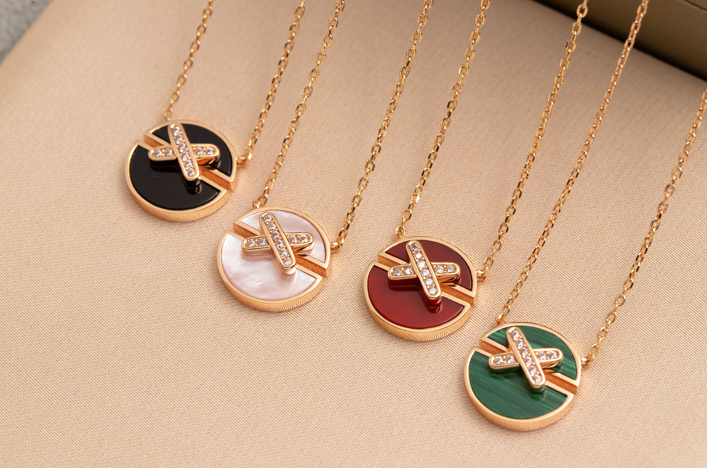 「Lume Jewelry」JEUX DE ピンクゴールドダイヤモンドネックレス