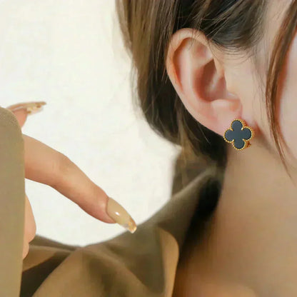 Lume Jewelry クローバー ミディアム 1モチーフ オニキス スタッドピアス