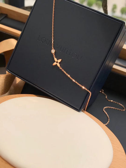 Lume Jewelry『BLOSSOM PENDANT PINK GOLD AND DIAMOND』