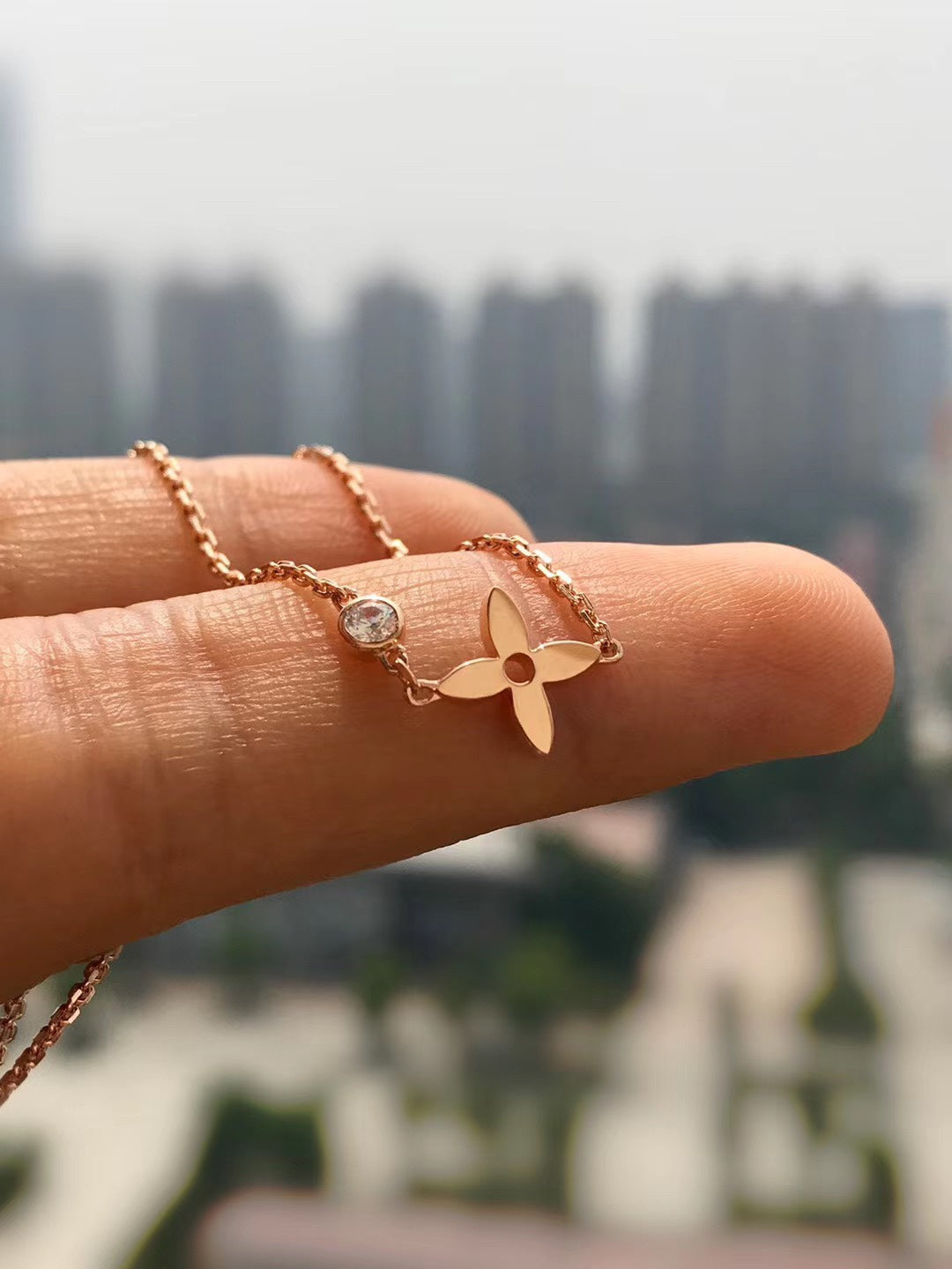 Lume Jewelry『BLOSSOM PENDANT PINK GOLD AND DIAMOND』