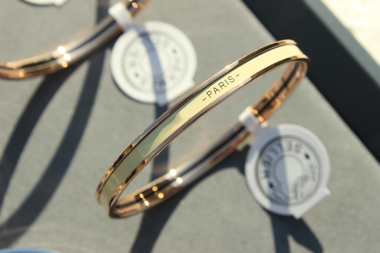 「Lume Jewelry」HM UNI バングルバッグ