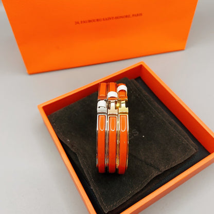 「ルームジュエリー」クラシック HM クリック レッド 8MM エナメルブレスレット