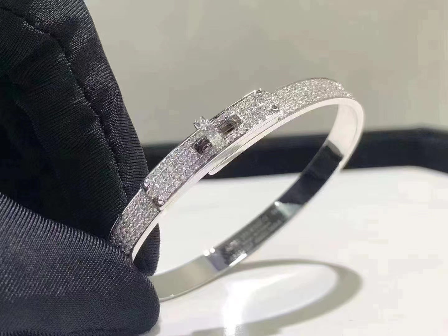 ®Lume Jewelry®HM KELLY BRACELET IN SILVER AND FULL PAVE DIAMOND